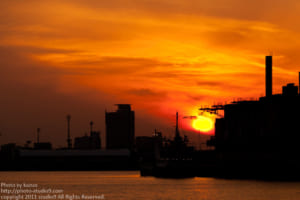 名古屋港、日没前後。